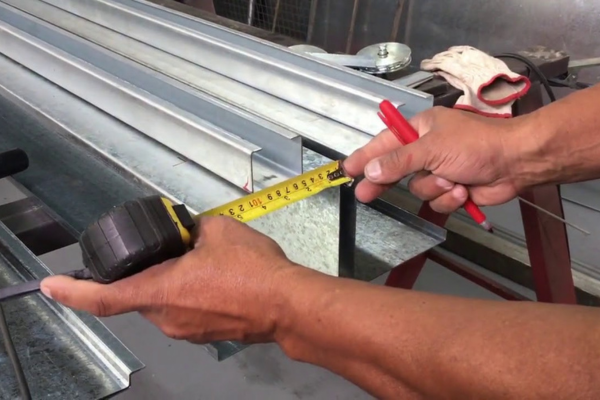 Portão Automático para Projetos Arquitetônicos no Campo Grande executando serviço